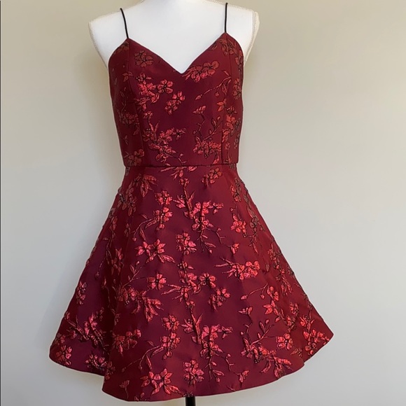 Alice + Olivia pleated floral-jacquard dress - Picture 3 of 7